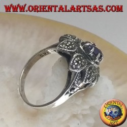 Bague fleur en argent avec navette centrale zircon couleur améthyste et pétales de marcassite