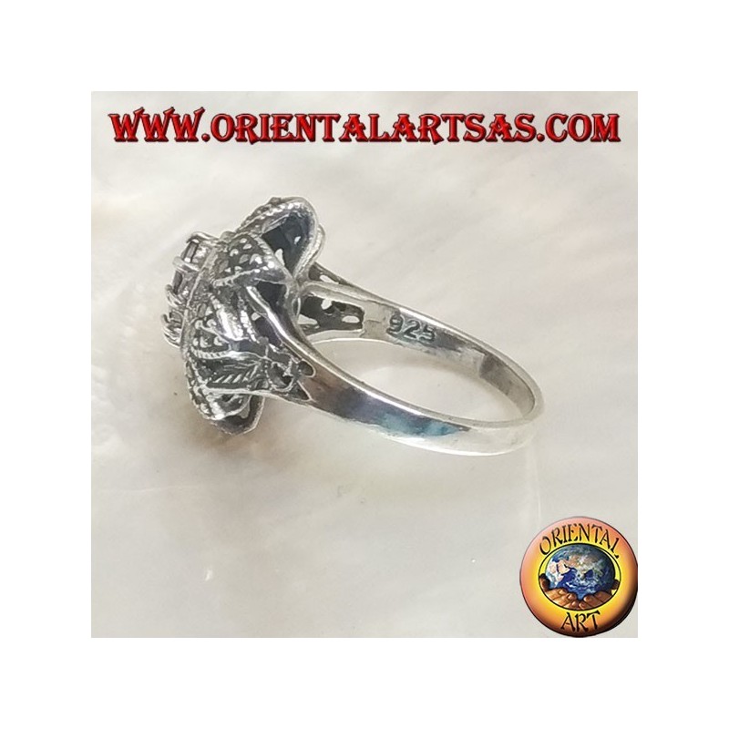 Bague fleur en argent avec navette centrale zircon couleur améthyste et pétales de marcassite