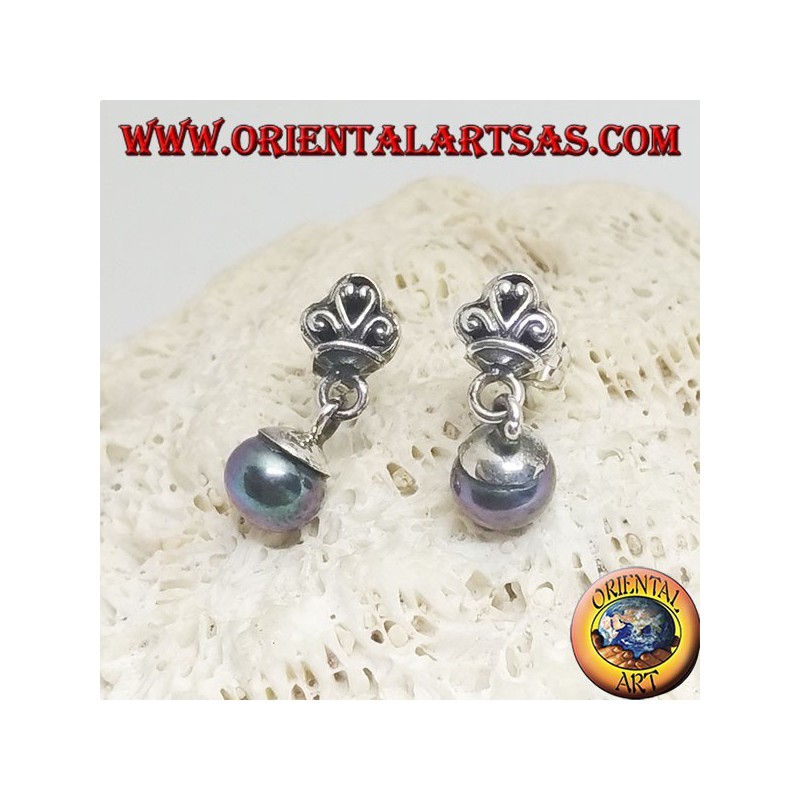 Silver lobe earrings with crown and gray freshwater pearl pendant
