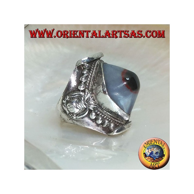 Silver ring with two-tone oval Shiva eye agate on a Nepalese setting