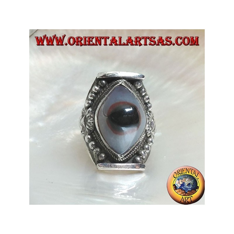 Anello in argento con agata occhio di Shiva ovale bicolore su montatura nepalese