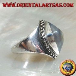 Bague en argent avec agate Shiva claire et bordure en chaîne