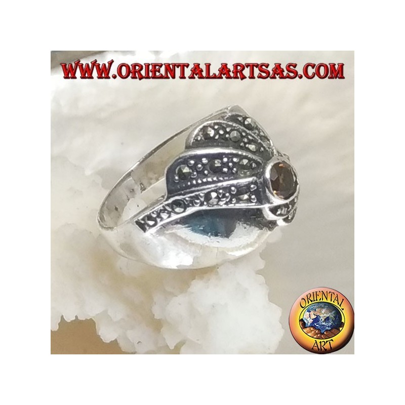 Bague en argent avec topaze jaune ronde et rangées de marcassite spirales concentriques