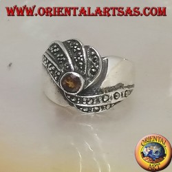 Bague en argent avec topaze jaune ronde et rangées de marcassite spirales concentriques