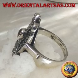 Bague en argent avec topaze jaune ronde sur un bouclier ovale avec lis double miroir parsemé de marcassite