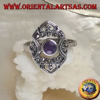 Shuttle anillo de plata con amatista natural redonda y decoraciones caladas con marcasita