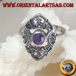 Shuttle anillo de plata con amatista natural redonda y decoraciones caladas con marcasita