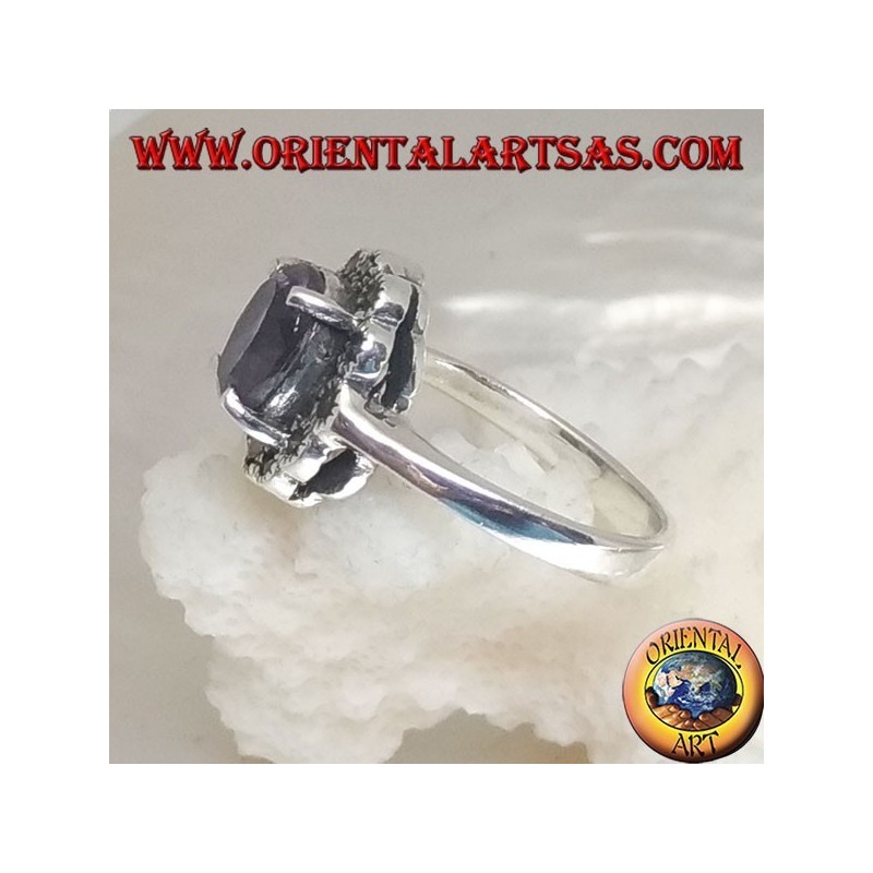 Anillo de plata margarita con conjunto ovalado de amatista natural y marcasita con pétalos.