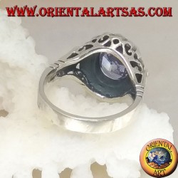 Anillo de plata con circón ovalado de color amatista engastado con marcasita y calado en los laterales.