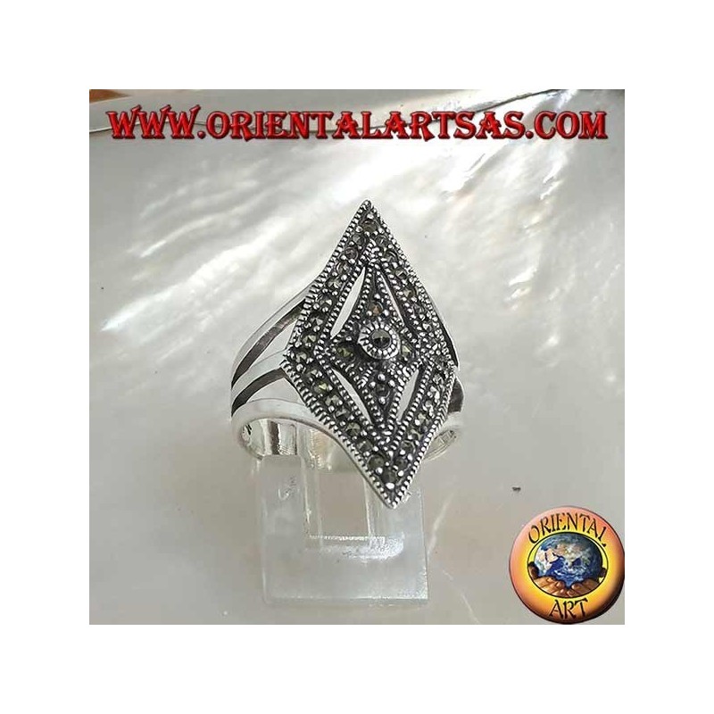 Anillo de plata con forma de rombo tachonado de marcasitas
