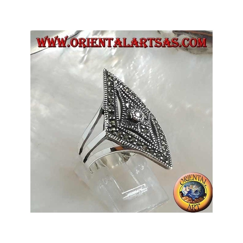 Anillo de plata con forma de rombo tachonado de marcasitas
