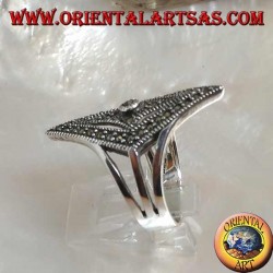 Silver ring in the shape of a rhombus studded with marcasites