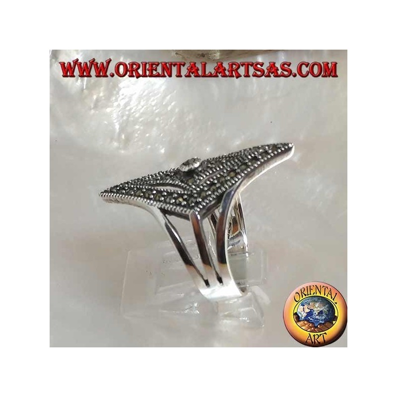 Anillo de plata con forma de rombo tachonado de marcasitas