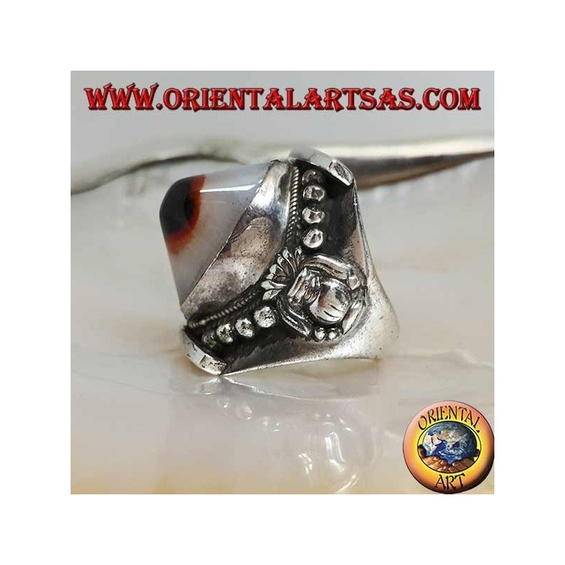 Bague en argent saillante ovale bicolore ovale avec oeil Agate Shiva sur monture népalaise