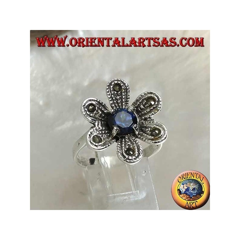 Silberring in Form einer Blume "Stern von Bethlehem" mit rundem Saphir und Markasit-Zirkon