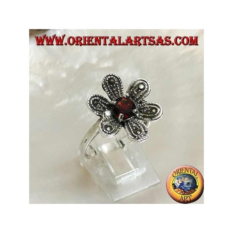 Bague en argent en forme de fleur "étoile de Bethléem" avec grenat naturel rond et marcassite