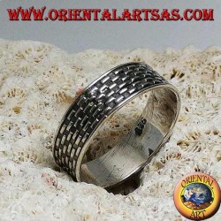 Bague en argent avec damier rectangle en bas-relief gravé...