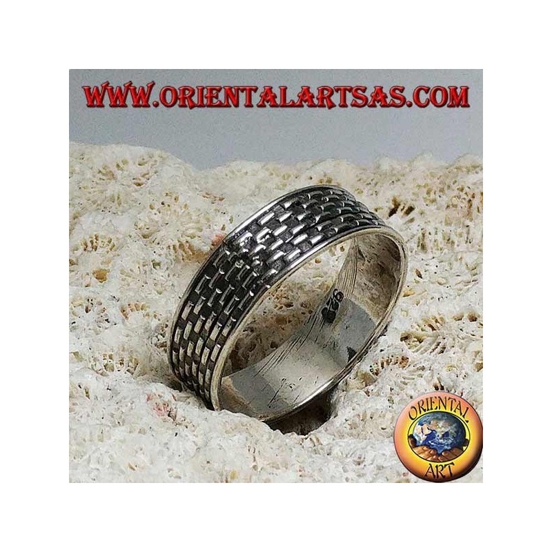 Bague en argent avec damier rectangle en bas-relief gravé...