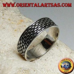 Ring in silver with engraved bas-relief rectangle checkerboard
