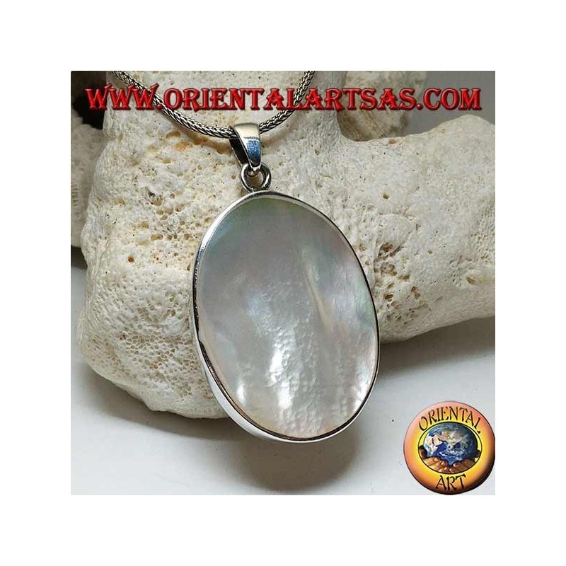 Ciondolo in argento con madreperla ovale grande su montatura liscia laterale