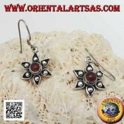 Boucles d'oreilles en argent avec six pétales et une cornaline centrale faite main