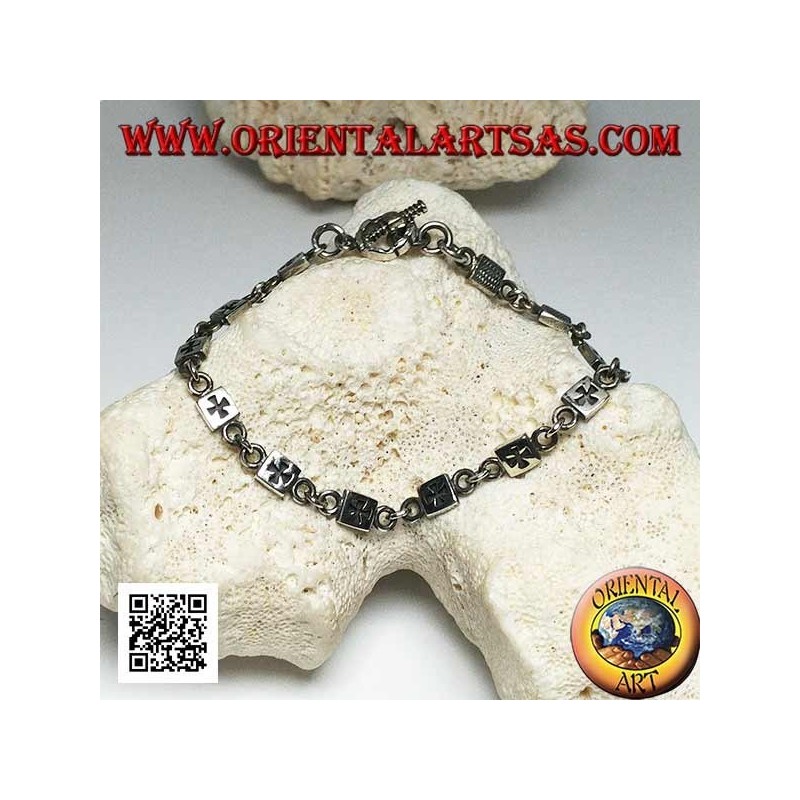 Soft silver bracelet with plaques engraved with bas-relief alternating with rings