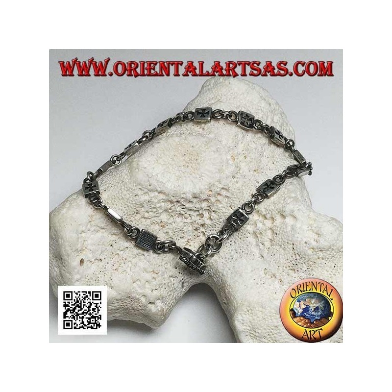 Weiches Silberarmband mit Plaketten mit eingraviertem Basrelief im Wechsel mit Ringen