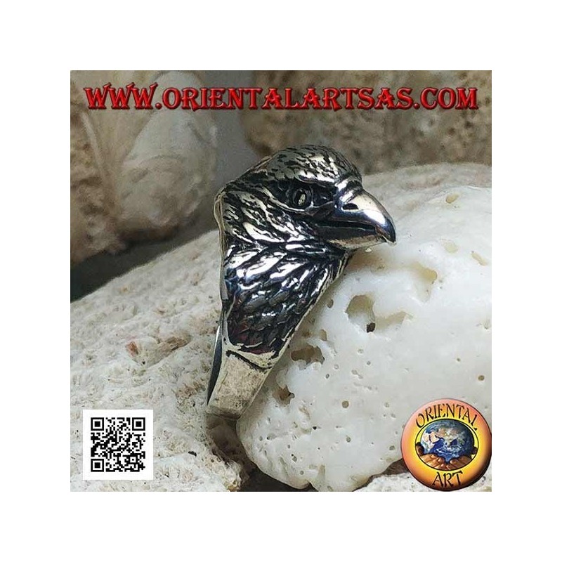 Anillo de plata con tres cuartos de cabeza de águila