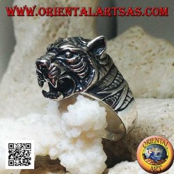 Massiver silberner Ring mit großem hervorstehendem Tigerkopf