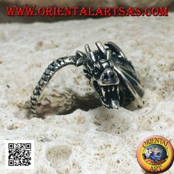 Silver ring, wyvern dragon in flight and tilted head