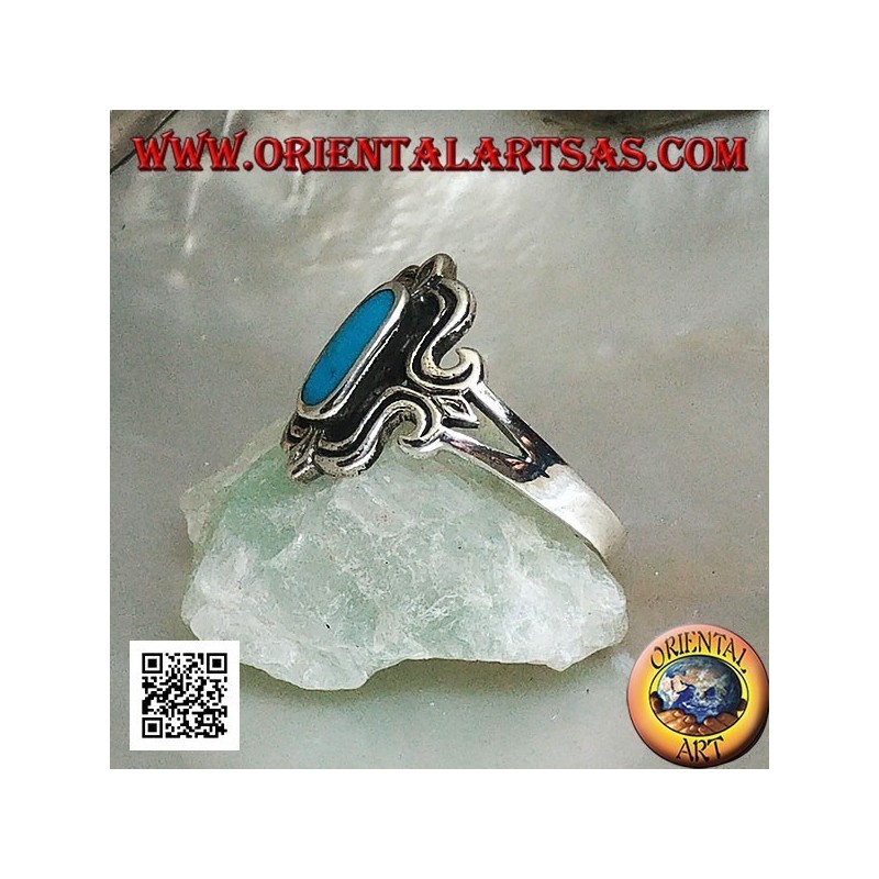 Anello in argento con turchese ovale allungato in un rettangolo stilizzato
