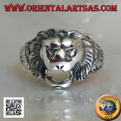 Silberring, kleiner stilisierter Löwenkopf
