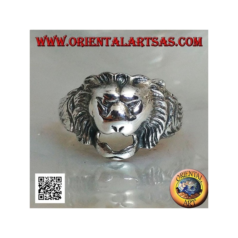 Silver ring, small stylized lion head