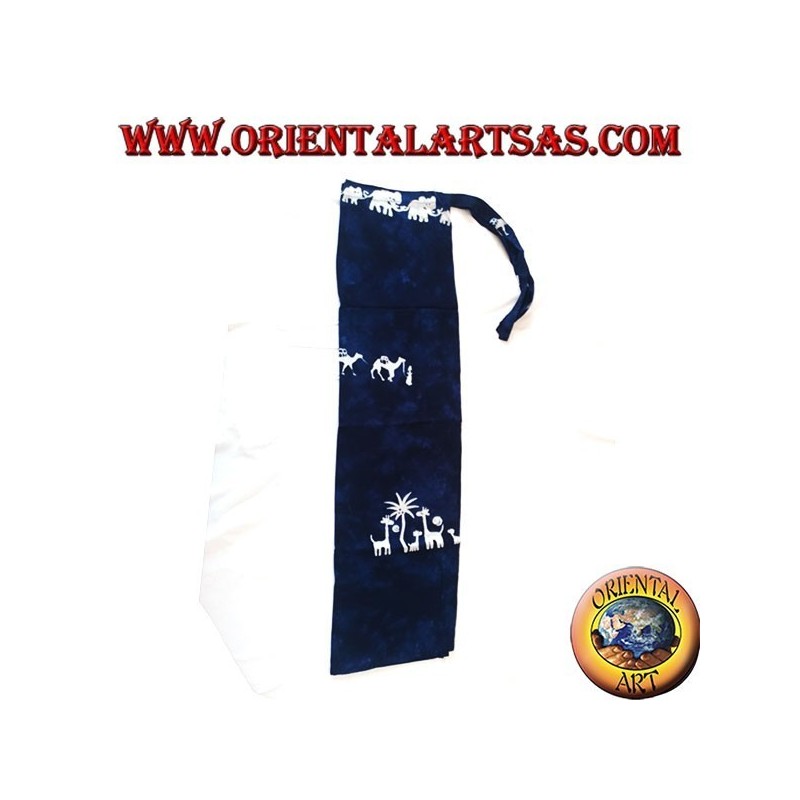 Pantapareo unisex lungo blu con disegni bianchi di famiglie di elefanti, giraffe e cammelli