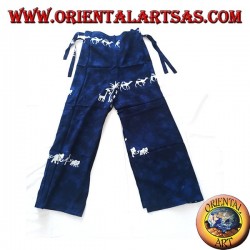 Long blue unisex sea pantapareo with white designs of elephant, giraffe and camel families