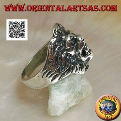 Silver ring, protruding lion head in Greek style