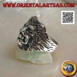 Silver ring, protruding lion head in Greek style