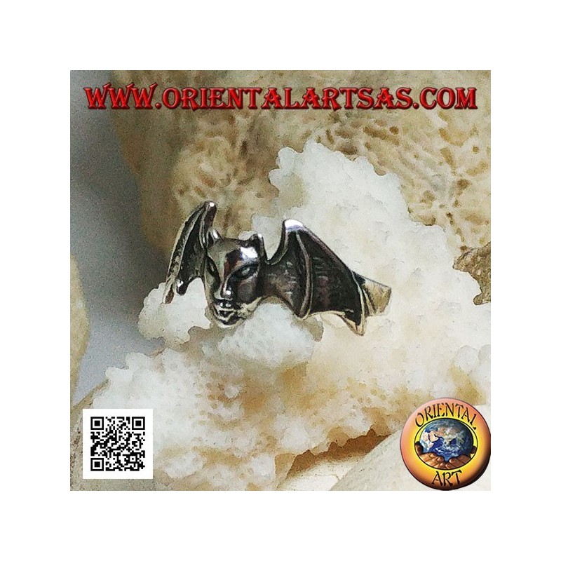Silver ring, devil's head with bat wings