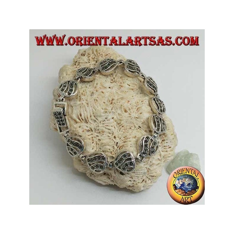 Pulsera de plata con 11 corazones calados con dos líneas onduladas tachonadas con marcasita