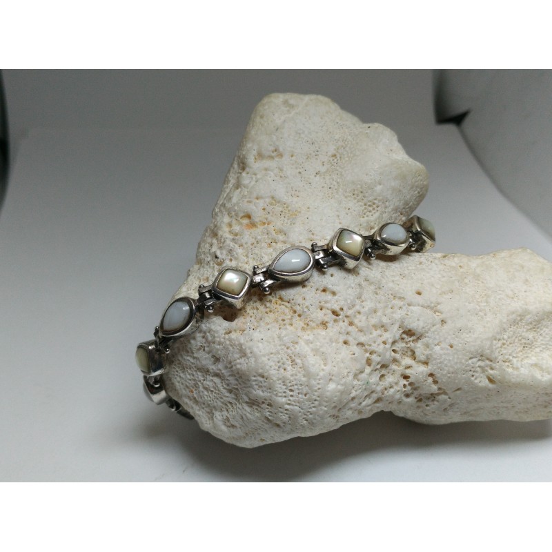 Bracciale in argento con madreperla a rombo e a goccia alternata