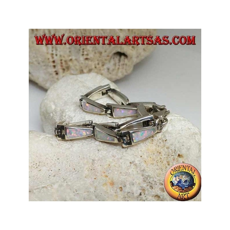 Silberarmband mit 13 gleichschenkligen Trapezoiden aus Harlekinopal
