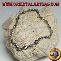 Bracelet en argent tendre avec des plaques rhomboïdes aux contours pointillés