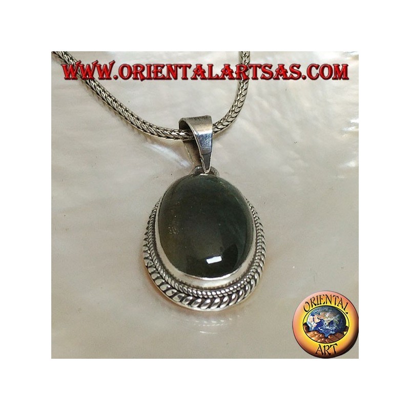 Ciondolo in argento con labradorite ovale a cabochon contornata da doppio intreccio bidimensionale