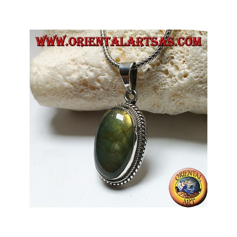 Silberanhänger mit ovalem Cabochon-Labradorit, umgeben von doppeltem zweidimensionalem Gewebe