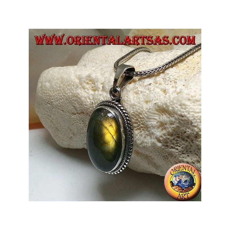 Silver pendant with oval cabochon labradorite surrounded by two-dimensional double weave