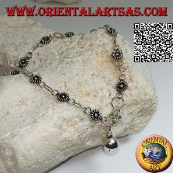 Bracelet en argent tendre avec fleurs et chaîne avec pendentif cloche
