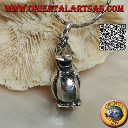 Pendentif en argent en forme de pingouin en trois dimensions avec nœud papillon