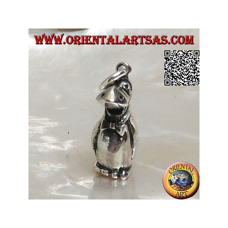 Colgante tridimensional de plata en forma de pingüino con pajarita