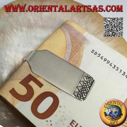 Geldscheinklammer / Banknotenhalter aus glattem Silber mit Reliefdekor am Ende