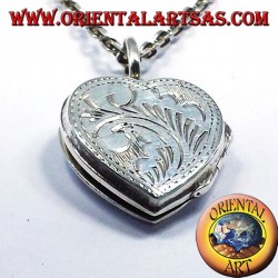 Photo pendentif porte-coeur incrusté d'argent